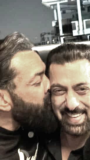 Bobby Kiss Salman On His Birthday