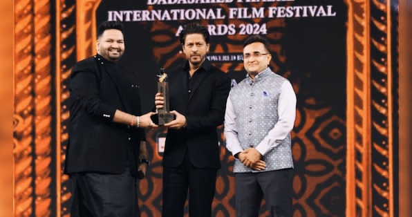 SRK Nominated With Best Actor Award