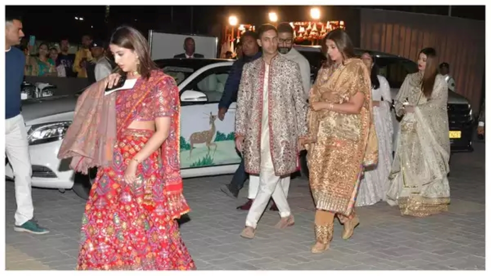 Aishwarya Rai Bachchan & Shweta Bachchan share post-bash travel bond