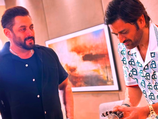 Salman Khan Hosted MS Dhoni’s Birthday