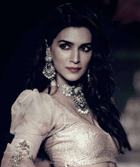 Is Really Kirti Sanon Not Part Of Nayi Naveli