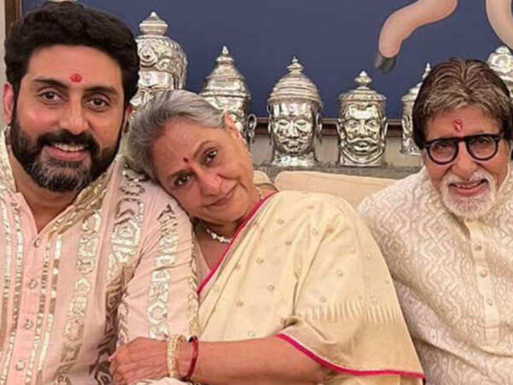 Amitabh Bachchan Praises Family’s Success After 70th Filmfare Awards Ceremony