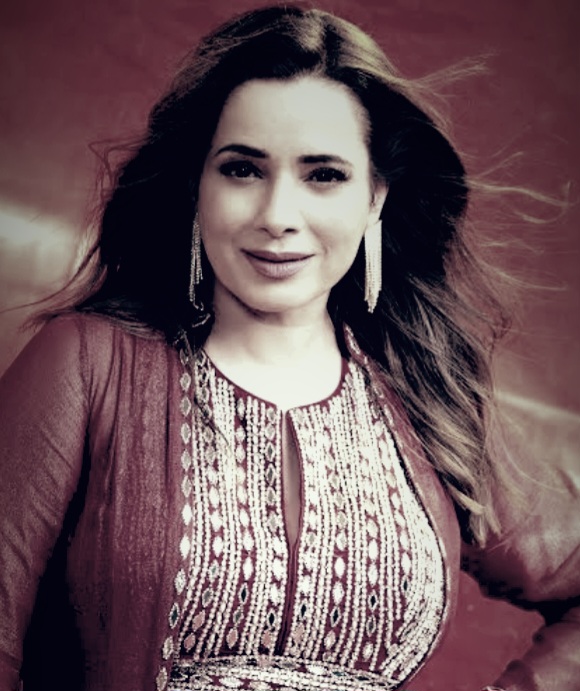 Neelam Kothari Shared Her Bad Experience With Airline