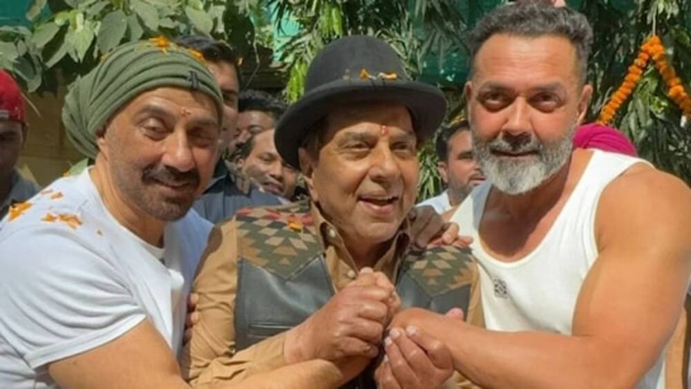Sunny and Bobby Deol Host Special Mumbai Screening of Father Dharmendra’s Final Film Ikkis