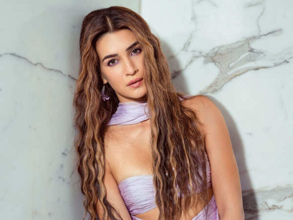 Kriti Sanon Rings in 2026 with 20th Film Cocktail 2