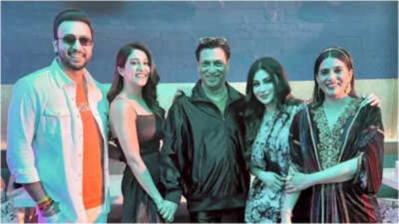 Madhur Bhandarkar Wraps Up ‘The Wives’ with Sonali Kulkarni in Lead